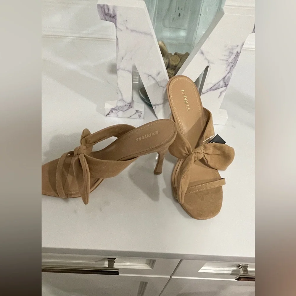 Express  shoes 👠 used but in perfect condition for any occasion ❤️ - Picture 5 of 9